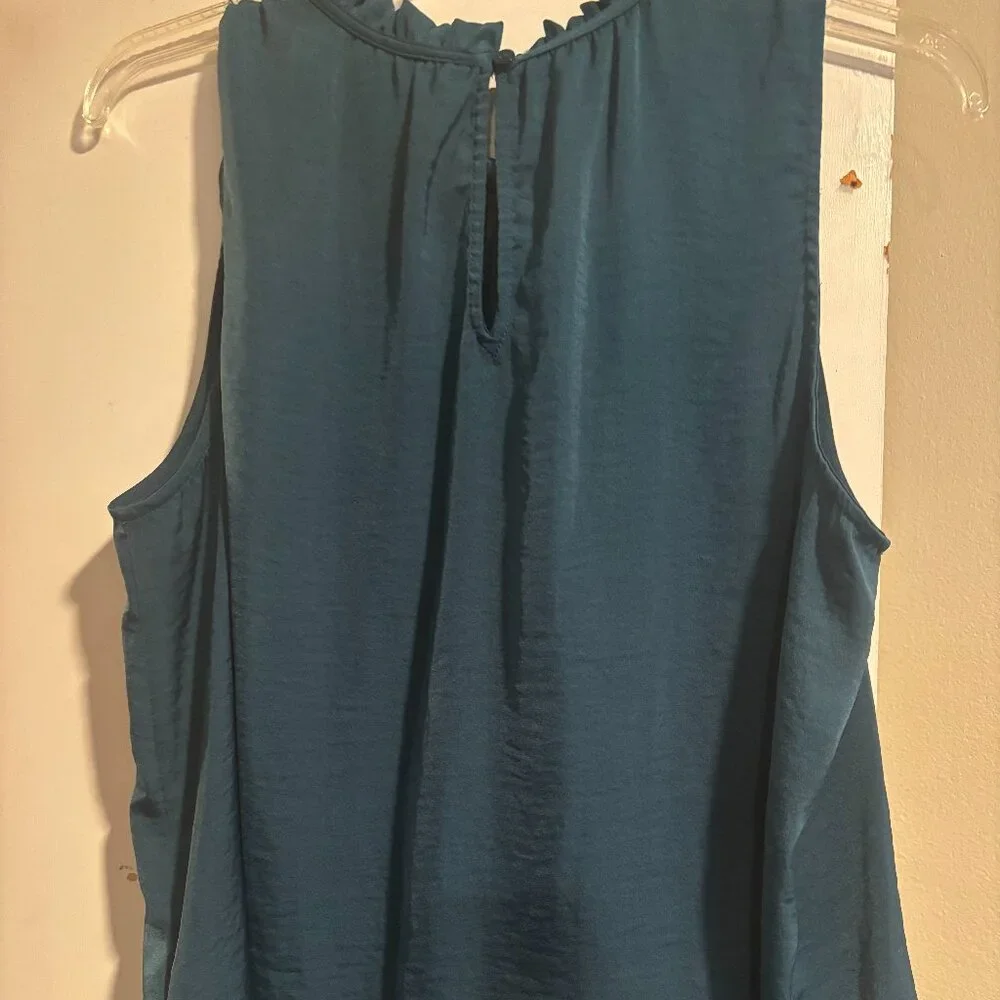 Old Navy Relaxed Sleeveless Ruffle-Trim Satin Top for Women - Picture 5 of 9